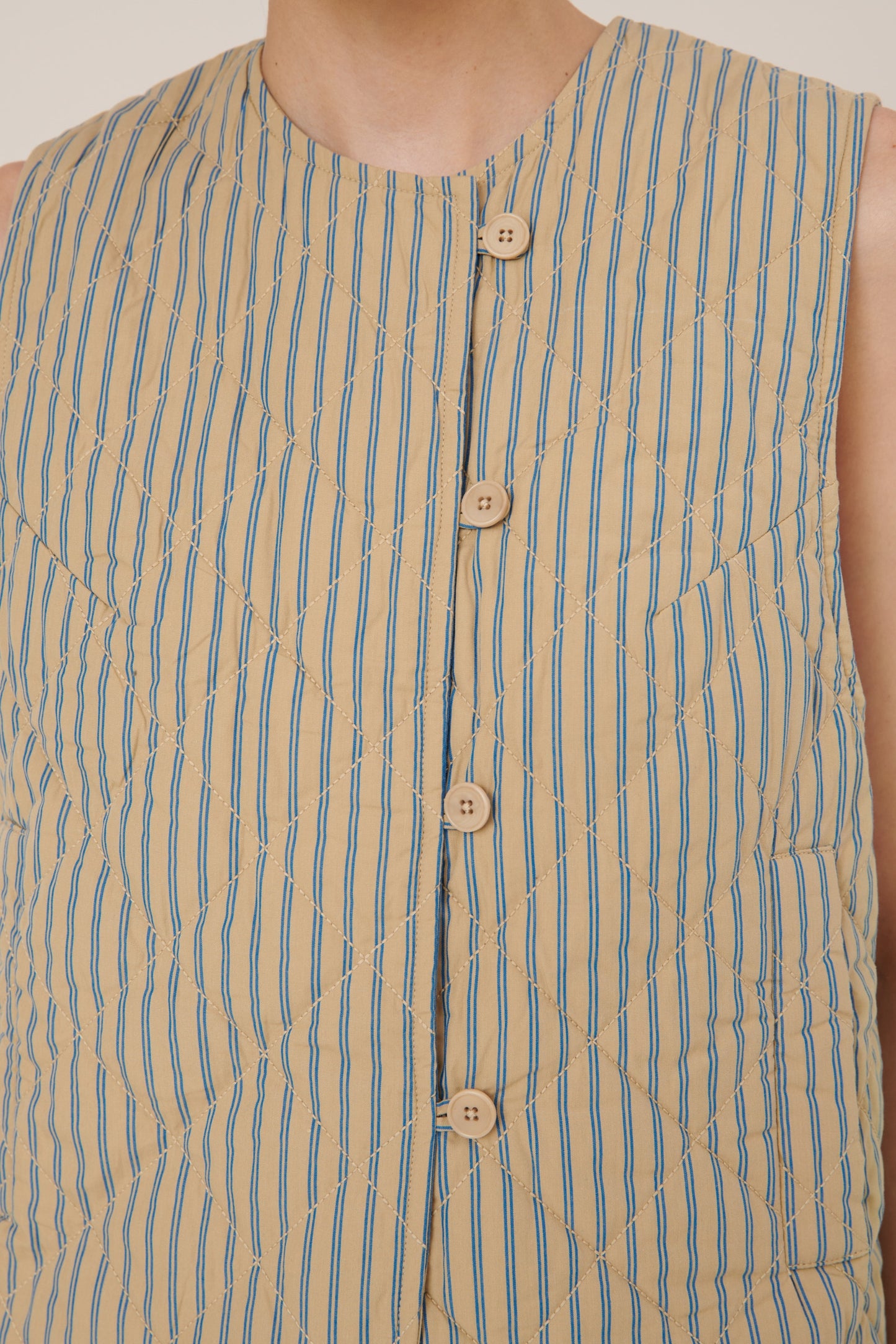 Axis Vest
