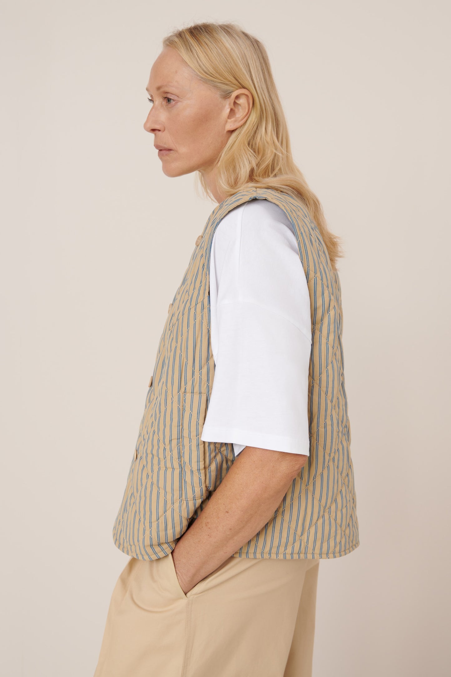 Axis Vest