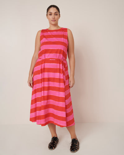 Model wearing size XL