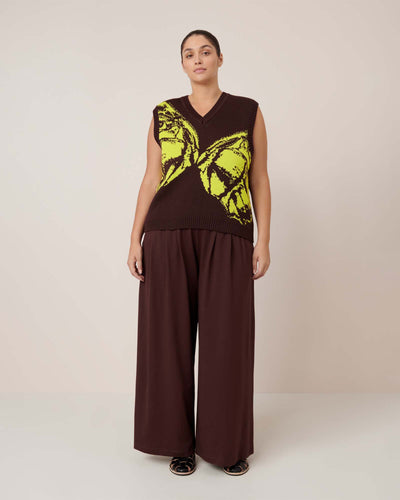 Model wearing size XL