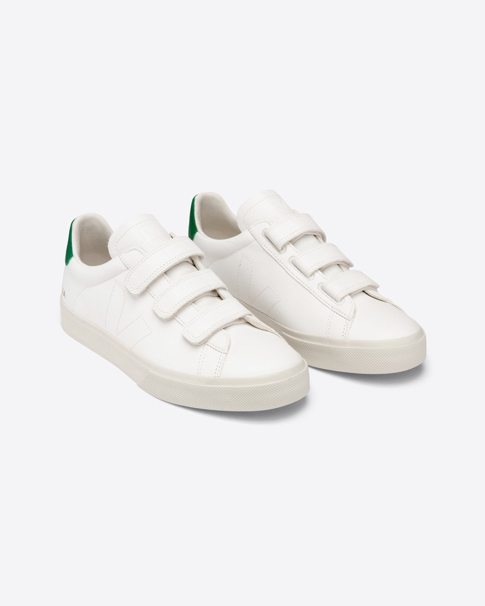 Shop Recife Chromefree Leather - Extra White Emeraude